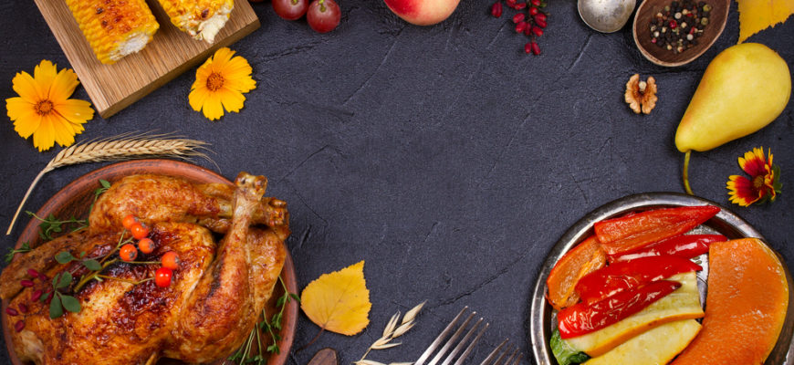 Chicken,Or,Turkey,,Autumn,Food,Eating.,Thanksgiving,Day,And,Harvest